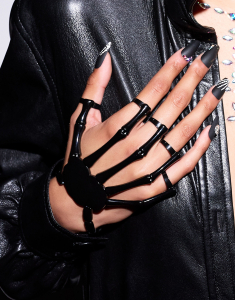 Claire`s Black Skeleton Hand Bracelet Ring 10874